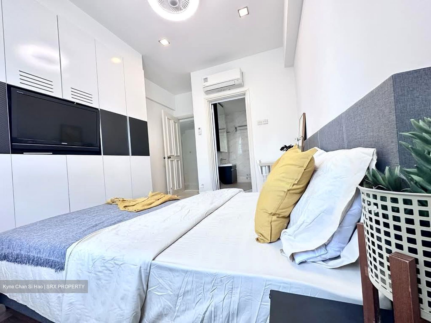 Chateau Le Fame (D10), Apartment #554384281